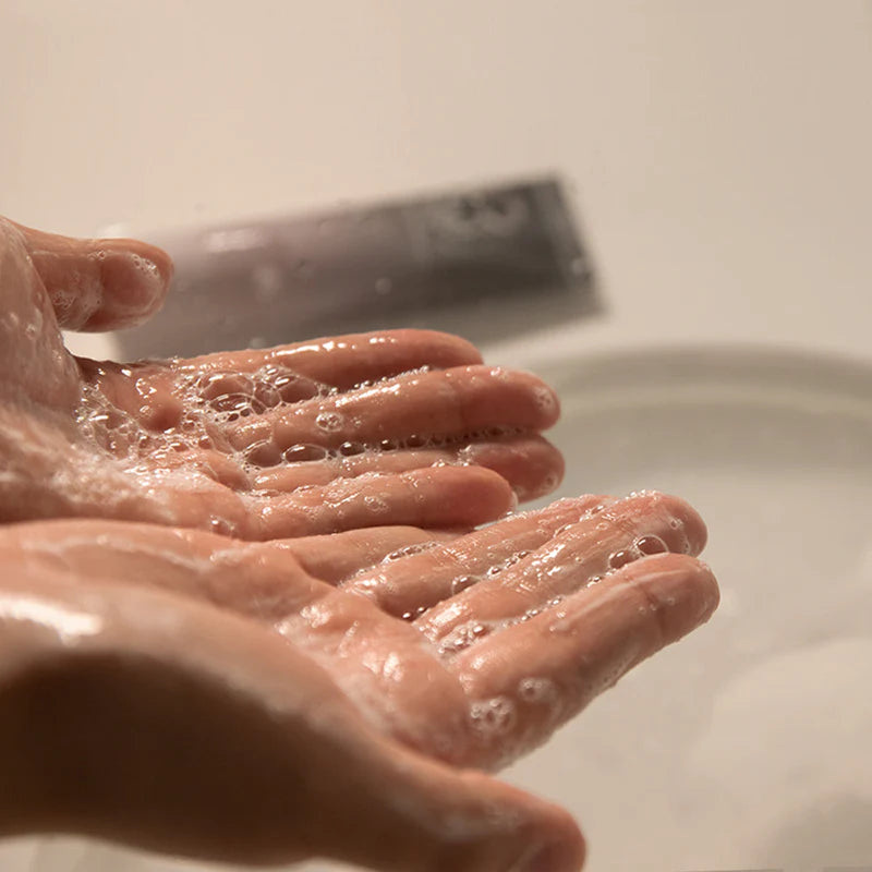Haruharu WONDER Black Rice Moisture 5.5 Soft Cleansing Gel