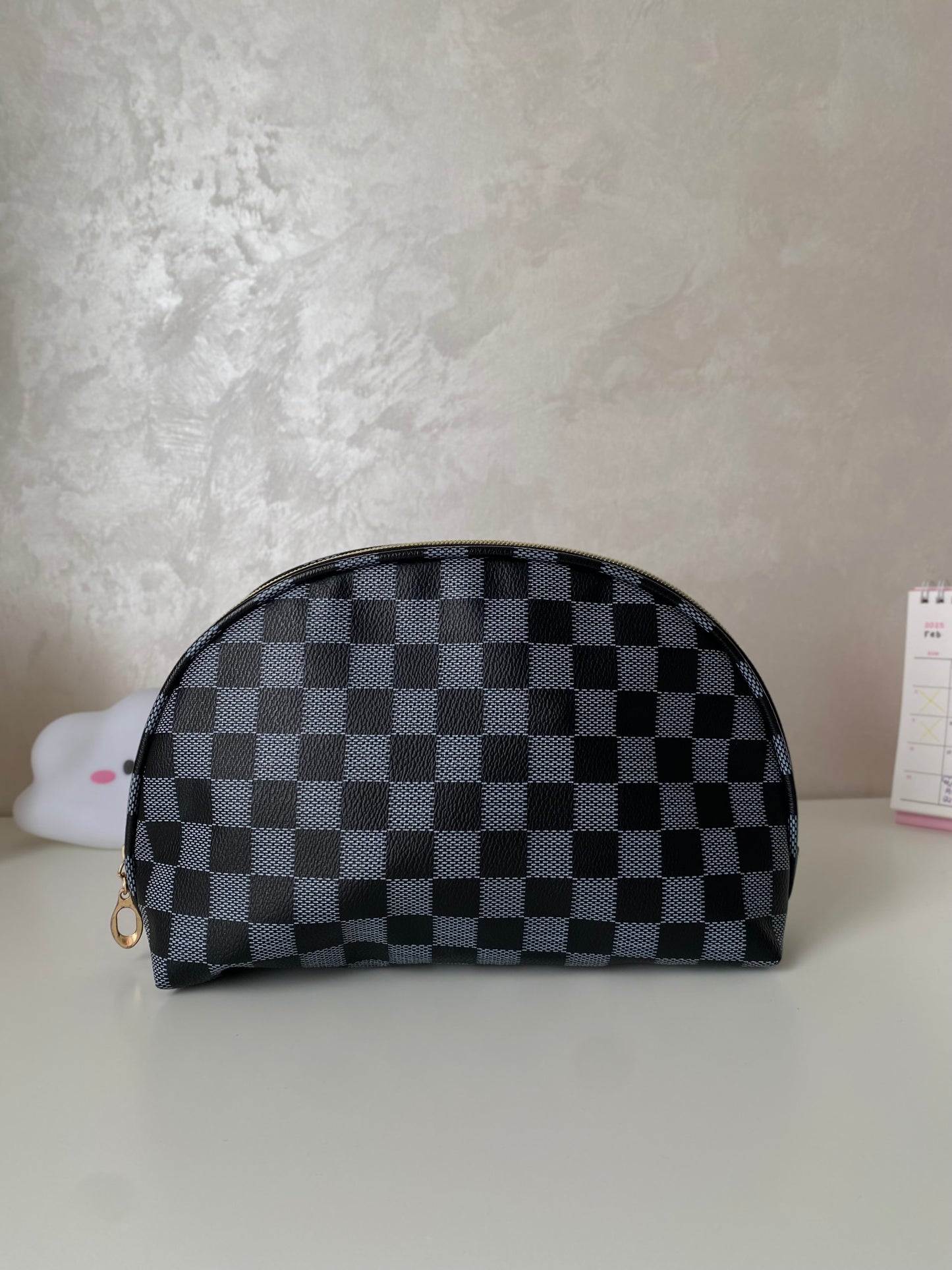 Makeup bag | حقيبة ميك اب