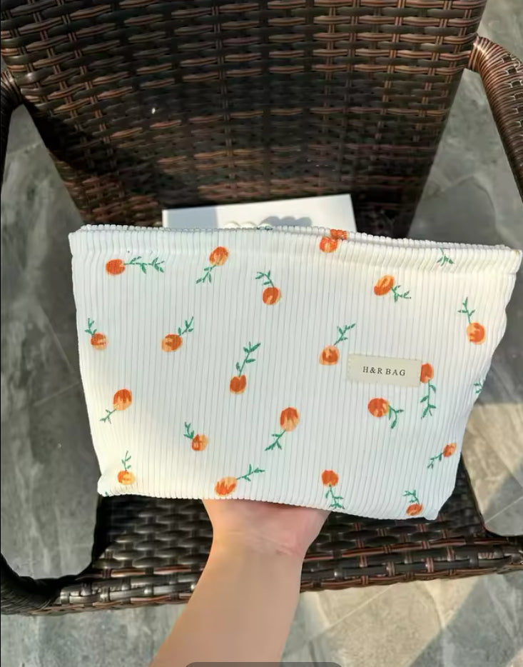 Makeup bag - Pouch 💐حقيبة ميك اب