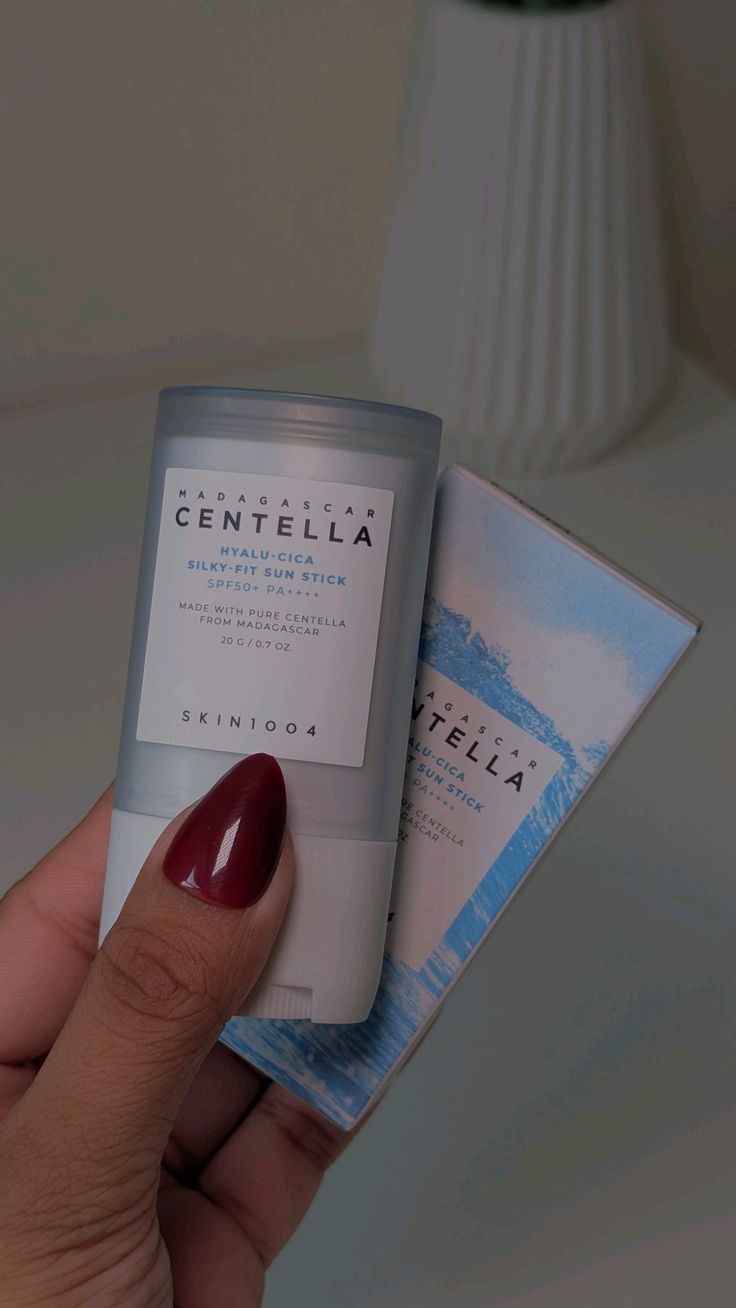SKIN1004 - Madagascar Centella Hyalu-Cica Silky-fit Sun Stick SPF50+ PA++++