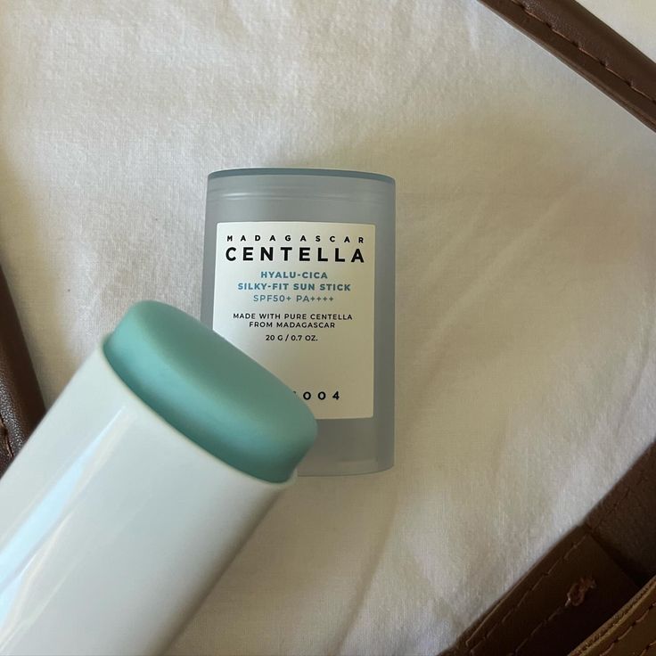 SKIN1004 - Madagascar Centella Hyalu-Cica Silky-fit Sun Stick SPF50+ PA++++
