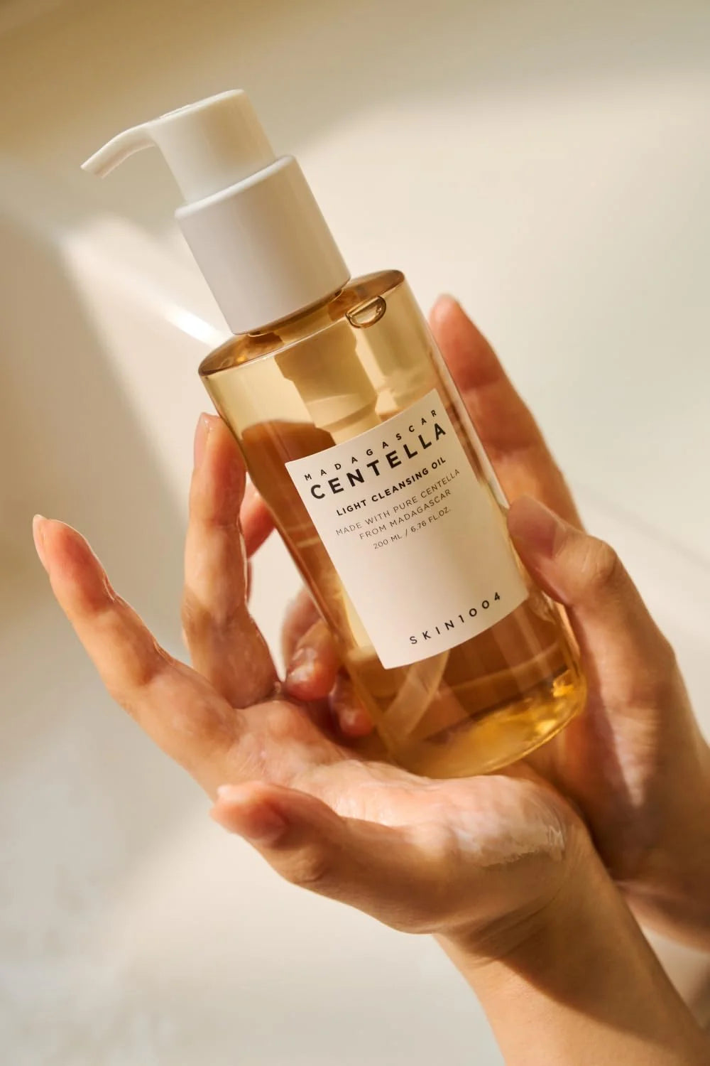 SKIN1004 - Madagascar Centella Light Cleansing Oil