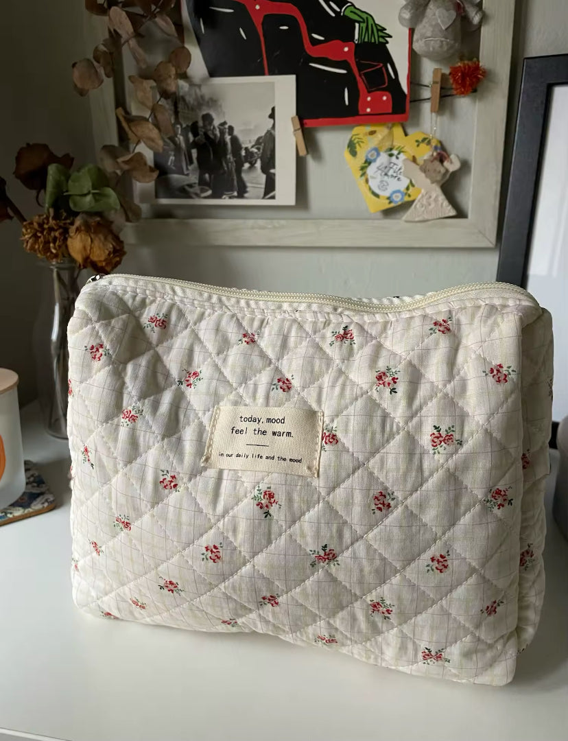 Makeup bag | حقيبة ميك اب