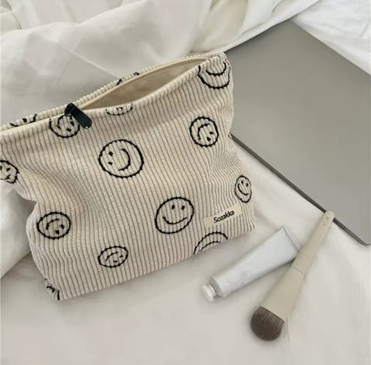 Makeup bag - Pouch 💐حقيبة ميك اب