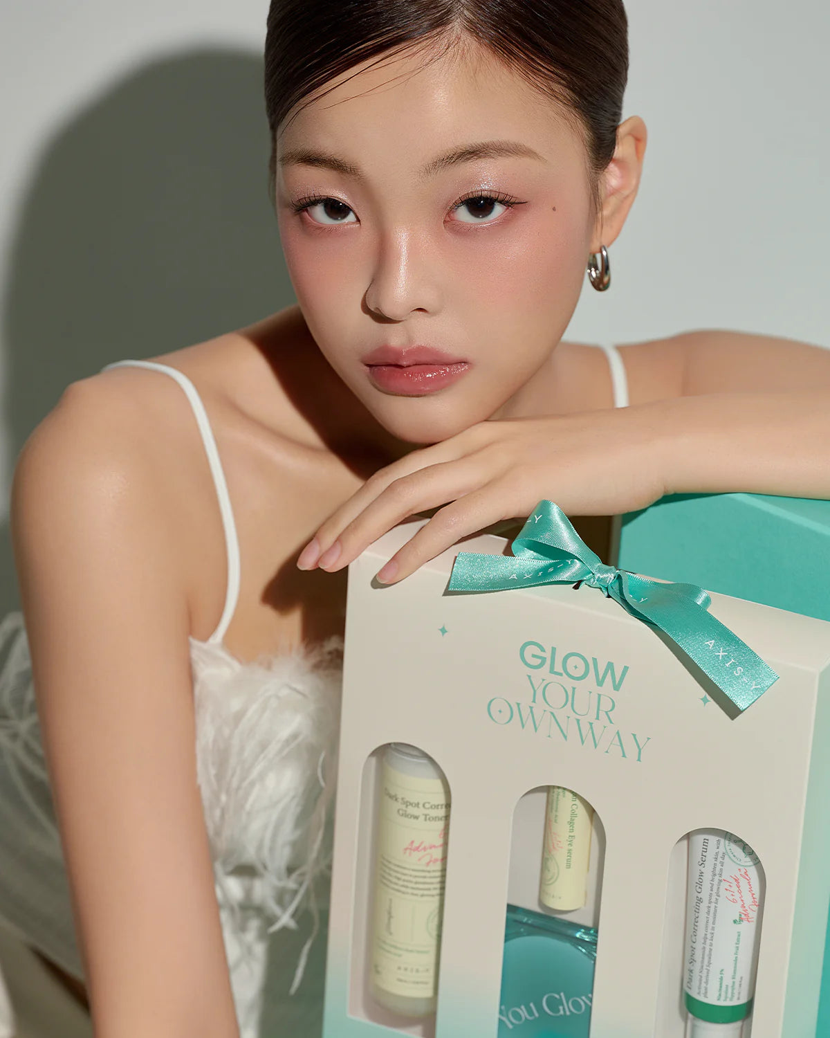 AXIS-Y - Glow Your Own Way Beauty Box