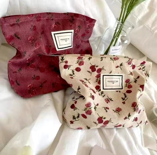 Makeup bag | حقيبة ميك اب