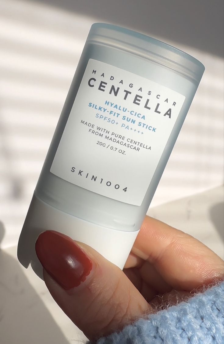 SKIN1004 - Madagascar Centella Hyalu-Cica Silky-fit Sun Stick SPF50+ PA++++