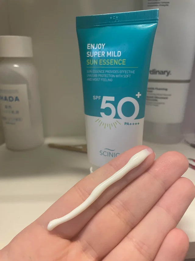 SCINIC - Enjoy Super Mild Sun Essence