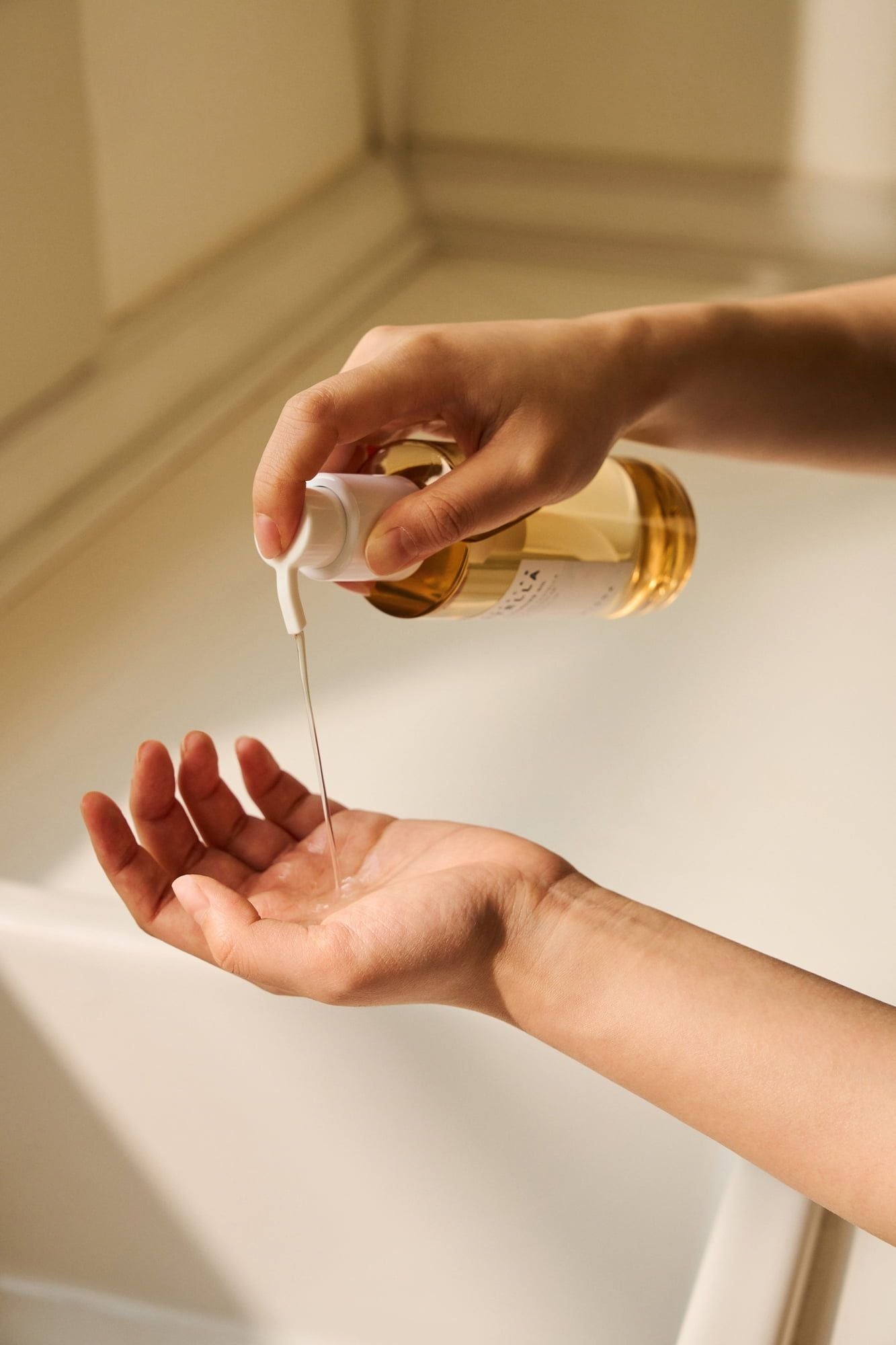 SKIN1004 - Madagascar Centella Light Cleansing Oil